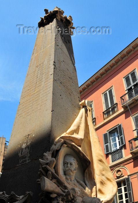 sardinia335: Cagliari, Sardinia / Sardegna / Sardigna: obelisk honouring the martyrs of the Italian Unification - Piazza Martiri d'Italia - Via Giuseppe Manno - Monumento ai Caduti del Risorgimento - Marina district - photo by M.Torres - (c) Travel-Images.com - Stock Photography agency - Image Bank