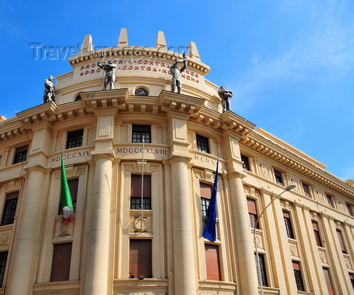 sardinia337: Cagliari, Sardinia / Sardegna / Sardigna: Carabinieri regional HQ on Via Sidney Sonnino - neo-classical architecture with decorative statues - elegant Mussolini period building designed by the engineers Angelo Binagli and Flavio Scano - bronze sculptures by Albino Manca - male nudes symbolizing The Fascist era, Justice, The New Youth, Duty - 'Pro patria contra omnes – Pro me contra neminem' - Carabinieri Comando Regione - Legione dei Carabinieri - piazza Gramsci - quartiere di Villanova - photo by M.Torres - (c) Travel-Images.com - Stock Photography agency - Image Bank