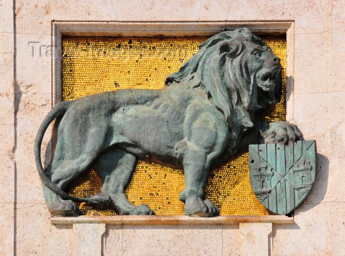 sardinia347: Cagliari, Sardinia / Sardegna / Sardigna: lion over golden mosaic, decorating the City Hall / Palazzo Civico - Via Roma - Piazza Matteotti - quartiere Stampace - photo by M.Torres - (c) Travel-Images.com - Stock Photography agency - Image Bank