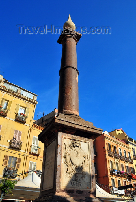 sardinia358: Cagliari, Sardinia / Sardegna / Sardigna: Piazza Yenne - obelisk marking km zero of the Carlo Felice road / SS 131 / Strada Reale - Andrea Galassi - centro storico - quartiere di Stampace - photo by M.Torres - (c) Travel-Images.com - Stock Photography agency - Image Bank