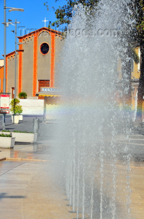 sardinia36: Oristano / Aristanis, Oristano province, Sardinia / Sardegna / Sardigna: fountain and Chiesa di San Sebastiano Martire - photo by M.Torres - (c) Travel-Images.com - Stock Photography agency - Image Bank