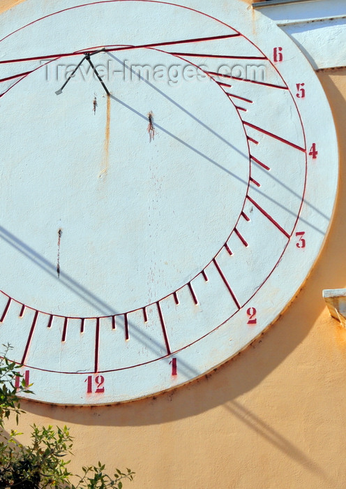 sardinia44: Oristano / Aristanis, Oristano province, Sardinia / Sardegna / Sardigna: sundial on the wall of the City Hall - Piazza Eleonora d'Arborea - Palazzo Comunale - Meridiana - photo by M.Torres - (c) Travel-Images.com - Stock Photography agency - Image Bank