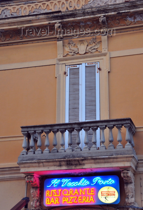 sardinia5: Olbia / Terranoa / Tarranoa, Olbia-Tempio province, Sardinia / Sardegna / Sardigna: balcony over Il Vecchio Porto restaurant - Corso Umberto I - photo by M.Torres - (c) Travel-Images.com - Stock Photography agency - Image Bank