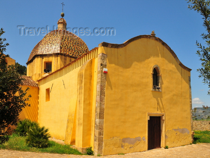 sardinia63: Las Plassas / Is Pratzas, Medio Campidano province, Sardinia / Sardegna / Sardigna: Church of Santa Maria Maddalena, in the shape of a Latin cross - plain façade - photo by M.Torres - (c) Travel-Images.com - Stock Photography agency - Image Bank