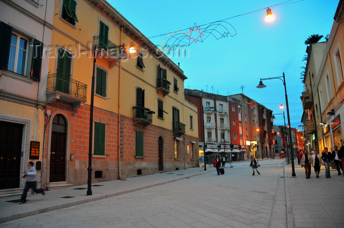 sardinia8: Olbia / Terranoa / Tarranoa, Olbia-Tempio province, Sardinia / Sardegna / Sardigna: street scene - Corso Umberto I - photo by M.Torres - (c) Travel-Images.com - Stock Photography agency - Image Bank