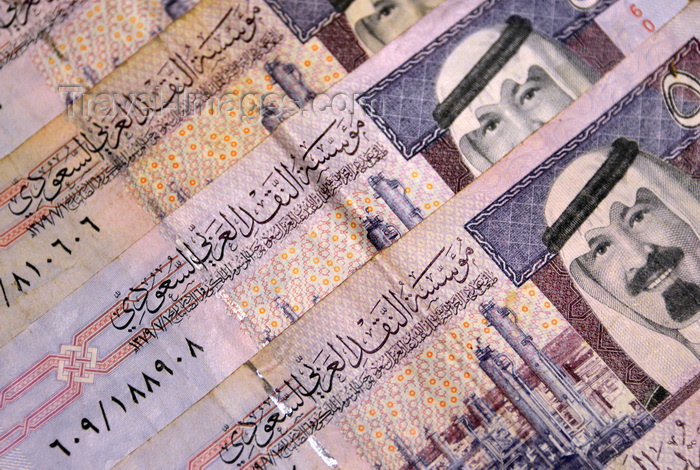 saudi-arabia1: Jeddah, Saudi Arabia: Saudi bank notes (Saudi Arabian Riyals), issued by the Saudi Arabian Monetary Authority - photo by M.Torres - (c) Travel-Images.com - Stock Photography agency - Image Bank