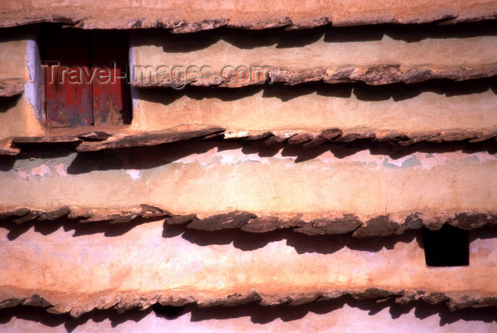 saudi-arabia103: Saudi Arabia - Asir province - Abha: mud wall - detail (photo by F.Rigaud) - (c) Travel-Images.com - Stock Photography agency - Image Bank