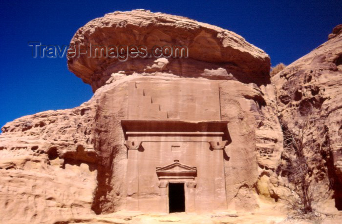 saudi-arabia117: Saudi Arabia - Madain Salah / Madain Saleh: tomb with hat (photo by F.Rigaud) - (c) Travel-Images.com - Stock Photography agency - Image Bank