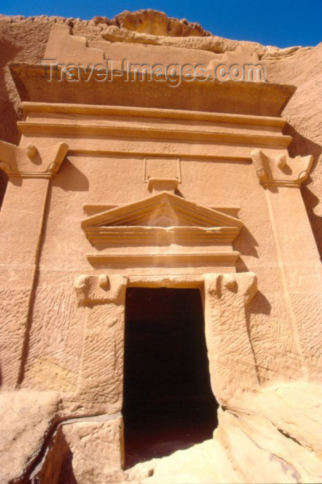 saudi-arabia119: Saudi Arabia - Madain Salah  / Madain Saleh / Madain Salih: small tomb - Nabatean tomb sculpted in the rock - Unesco world heritage site - photo by F.Rigaud - (c) Travel-Images.com - Stock Photography agency - Image Bank