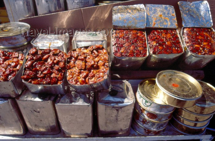 saudi-arabia12: Saudi Arabia - Asir province - Abha: dates at the market (photo by F.Rigaud) - (c) Travel-Images.com - Stock Photography agency - Image Bank