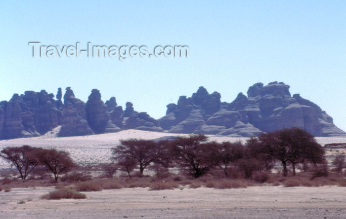 saudi-arabia123: Saudi Arabia - Madain Salah / Hegra: silhouette - rock formations (photo by F.Rigaud) - (c) Travel-Images.com - Stock Photography agency - Image Bank