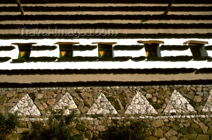 saudi-arabia133: Saudi Arabia - Asir province - Abha: decorated wall (photo by F.Rigaud) - (c) Travel-Images.com - Stock Photography agency - Image Bank