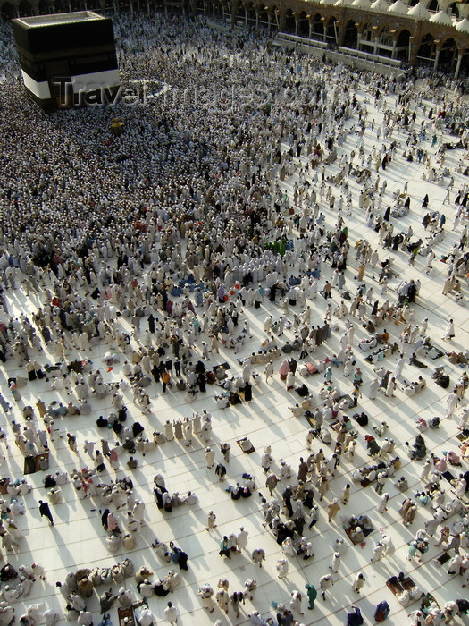 saudi-arabia153: Mecca / Makkah, Saudi Arabia: view from third floor of Haram Mosque where pilgrims wait for praying time facing the Kaaba - photo by A.Faizal - (c) Travel-Images.com - Stock Photography agency - Image Bank