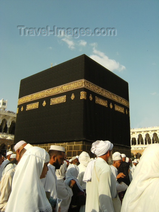 saudi-arabia158: Mecca / Makkah, Saudi Arabia: close up view of Kaaba, covered by a black silk and gold curtain known as the kiswah - ground floor of Haram Mosque - Muslims around the world face the Kaaba during prayer time, this direction is called the Qibla - photo by A.Faizal - (c) Travel-Images.com - Stock Photography agency - Image Bank