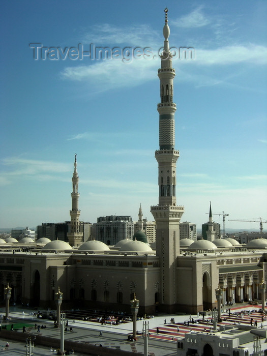 saudi-arabia173: Medina / al-Madinah al-Munawwarah, Saudi Arabia: Masjid Al Nabawi or Mosque of the Prophet - Muhammad pbuh lived where the dome is today after the Hijrah - photo by A.Faizal - (c) Travel-Images.com - Stock Photography agency - Image Bank