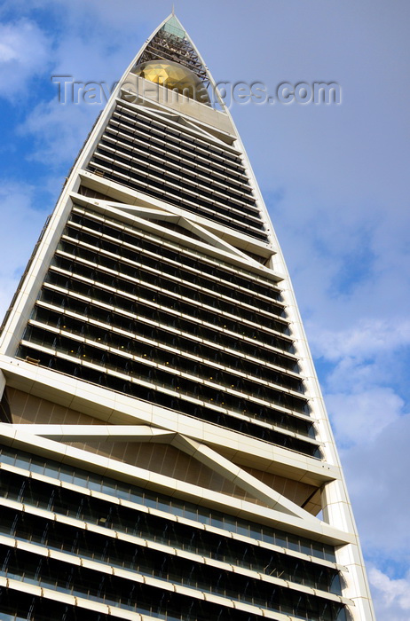 saudi-arabia190: Riyadh, Saudi Arabia: looking up at Al Faisaliyah Centre, the first skyscraper built in Saudi Arabia - designed by architect Norman Foster, Olaya district - photo by M.Torres - (c) Travel-Images.com - Stock Photography agency - Image Bank