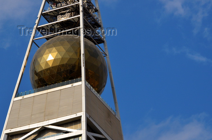 saudi-arabia192: Riyadh, Saudi Arabia: Al Faisaliyah Centre, also called the Star Dome - top floors and globe - architect Norman Foster - located between Olaya and King Fahd Street - photo by M.Torres - (c) Travel-Images.com - Stock Photography agency - Image Bank