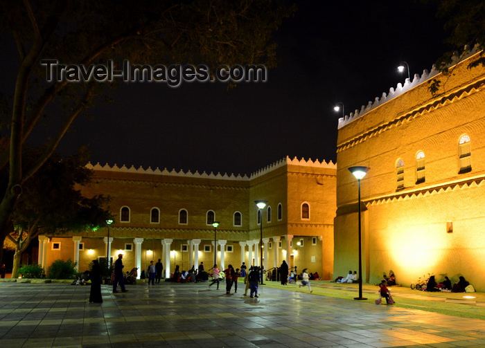 saudi-arabia204: Riyadh, Saudi Arabia: people outside Murabba Palace (Qasr al Murabba) - built by King Abdulaziz - Najdi architecture - photo by M.Torres - (c) Travel-Images.com - Stock Photography agency - Image Bank