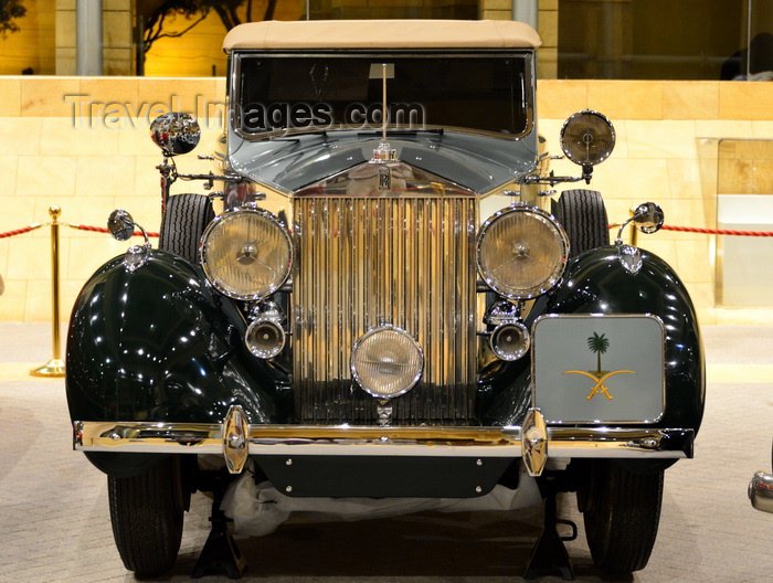 saudi-arabia206: Riyadh, Saudi Arabia: Rolls-Royce Phantom III All Weather, a gift of Churchill to Ibn Saud - the Spirit of Ecstasy / Flying lady was replaced by a flag support - King Abdul Aziz Memorial Hall - photo by M.Torres - (c) Travel-Images.com - Stock Photography agency - Image Bank