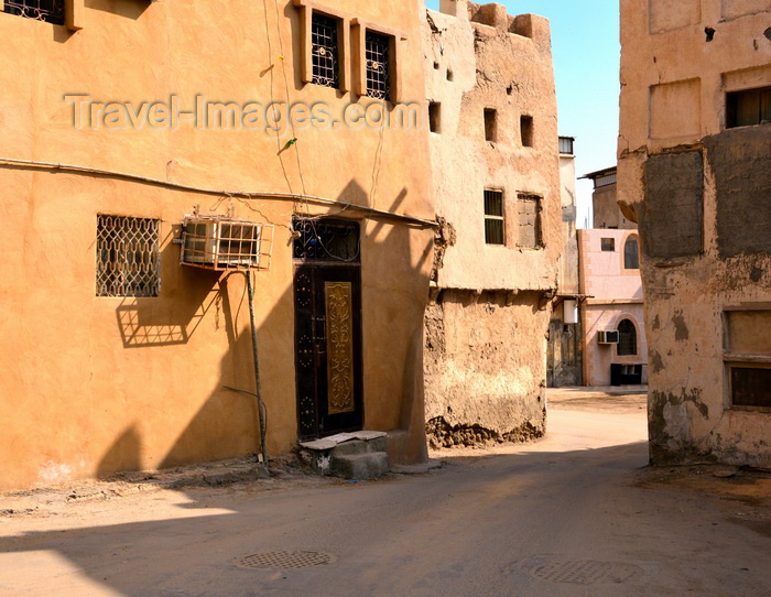 saudi-arabia239: Tarout Island, Al Qatif county, Dammam, as-Sarqiyah / Eastern Province, Saudi Arabia: alleys in the Al Deyrah old town quarter, the oldest Quarter on the island dating back to Phoenician times - photo by M.Torres - (c) Travel-Images.com - Stock Photography agency - Image Bank