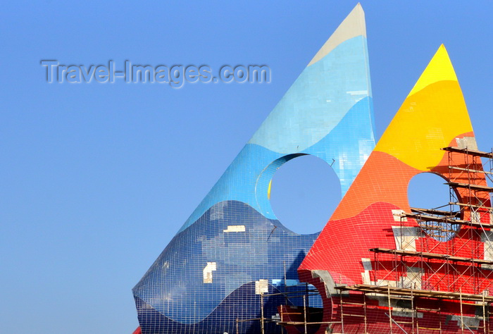 saudi-arabia245: Dammam, Eastern Province, Saudi Arabia: renovation work at the sails roundabout - corniche - photo by M.Torres - (c) Travel-Images.com - Stock Photography agency - Image Bank