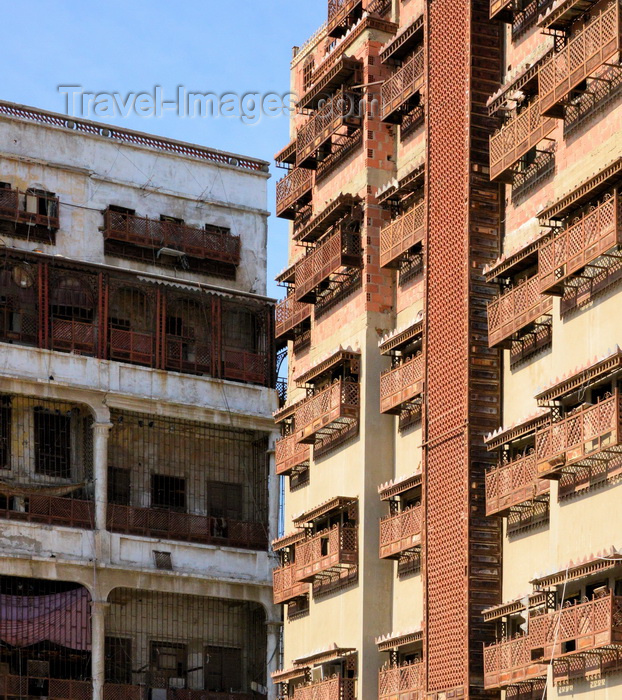 saudi-arabia25: Jeddah, Mecca Region, Saudi Arabia: arabian balconies, mashrabiyas - faÃ§ade on Bab Al-Madinah Lane - Al-Balad - photo by M.Torres - (c) Travel-Images.com - Stock Photography agency - Image Bank