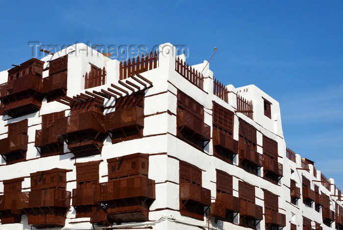 saudi-arabia48: Jeddah, Mecca Region, Saudi Arabia: Suq Al Alawi - blue sky and hedjazi architecture in Al Balad district, Historic Jeddah, the Gate to Makkah, UNESCO world heritage  - photo by M.Torres - (c) Travel-Images.com - Stock Photography agency - Image Bank