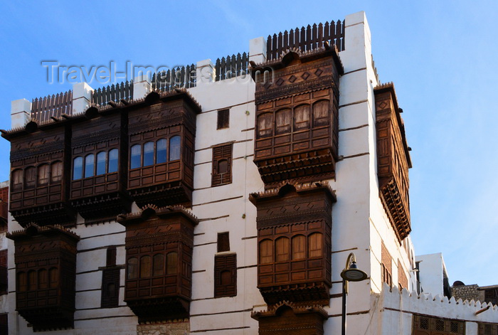 saudi-arabia53: Jeddah, Mecca Region, Saudi Arabia: Matbouli House Museum / Beit Matbouli - hedjazi architecture in Al Balad district - Arabian wooden balconies (rawasheen / mashrabiyas), Historic Jeddah, UNESCO world heritage site - photo by M.Torres - (c) Travel-Images.com - Stock Photography agency - Image Bank