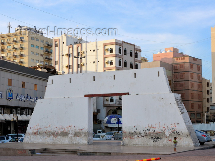 saudi-arabia56: Jeddah, Mecca Region, Saudi Arabia: old gate near Bab Sharif old market, Banajah road, Al-Balad historic district - part of the old Jeddah city wall - Unesco world heritage - photo by M.Torres - (c) Travel-Images.com - Stock Photography agency - Image Bank