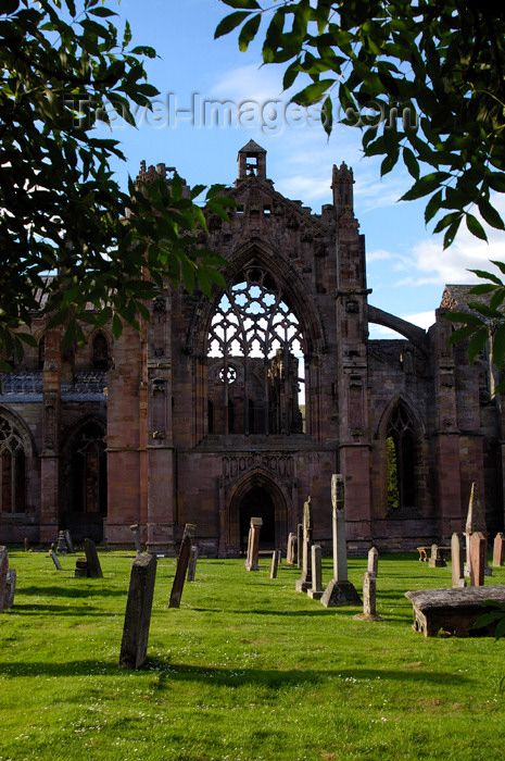 scot107: Melrose, Borders, Scotland: the Abbey - viewfrom the cemetery - photo by C.McEachern - (c) Travel-Images.com - Stock Photography agency - Image Bank