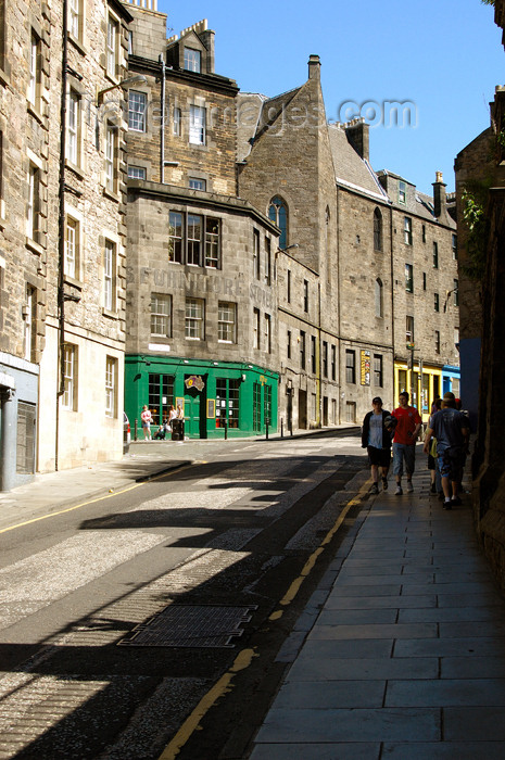 scot114: Scotland - Edinburgh: some parts of the City still have a mediaeval feeling - photo by C.McEachern - (c) Travel-Images.com - Stock Photography agency - Image Bank