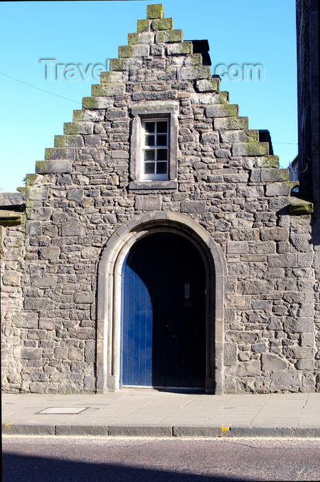 scot128: Scotland - Edinburgh: small house across the street from Canongate Kirk  - photo by C.McEachern - (c) Travel-Images.com - Stock Photography agency - Image Bank