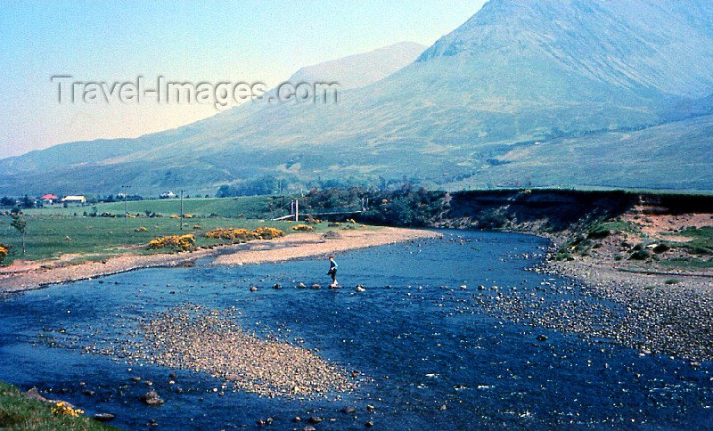 scot17: Scotland - Isle of Skye - Highland Council area: river crossing - photo by D.S.Jackson - (c) Travel-Images.com - Stock Photography agency - Image Bank