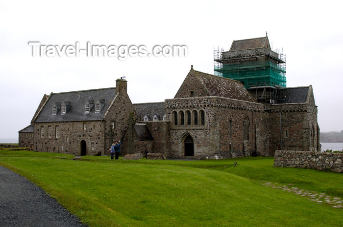 scot177: Scotland - Inner Hebrides - Isle of Iona: St Mary's Abbey -  a place of pilgrimage for 1500 years, and today some 140,000 people make their way here each year - photo by C.McEachern - (c) Travel-Images.com - Stock Photography agency - Image Bank