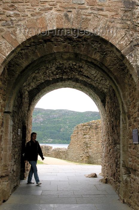 scot206: Scotland - Loch Ness: ruins of Urqhart castle - inner gate detail - Highlands - photo by C.McEachern - (c) Travel-Images.com - Stock Photography agency - Image Bank