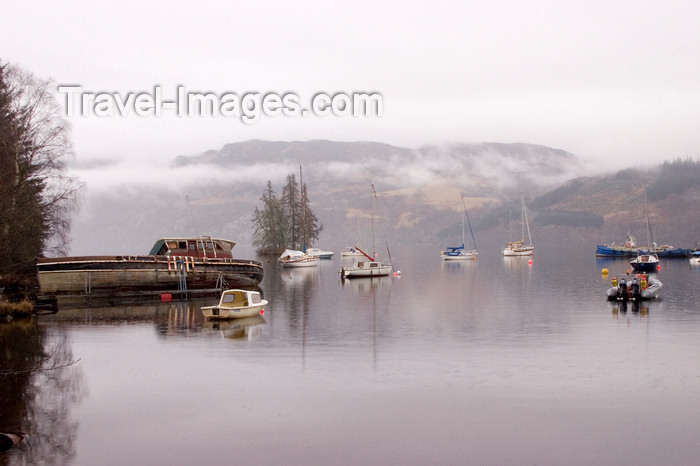 scot44: Loch Ness, Highlands, Scotland: boats and wreck in harbour - photo by I.Middleton - (c) Travel-Images.com - Stock Photography agency - Image Bank