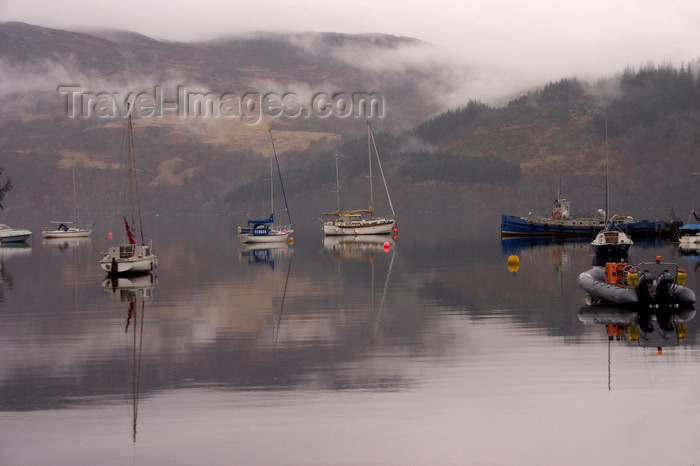 scot45: Loch Ness, Highlands, Scotland: boats, clouds and mountains - photo by I.Middleton - (c) Travel-Images.com - Stock Photography agency - Image Bank