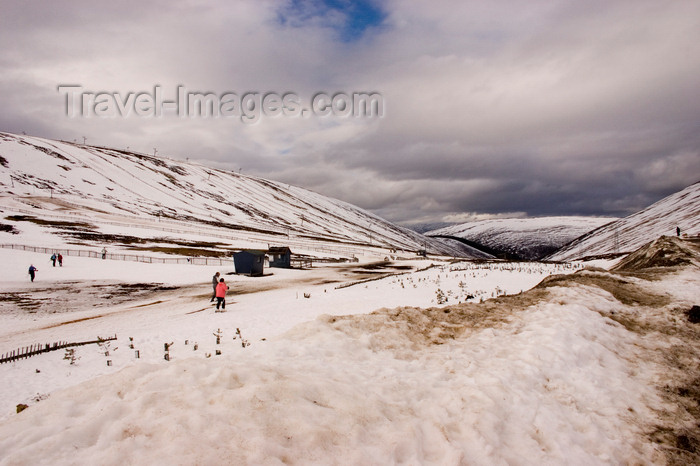 scot48: Cairngorm Mountains, Highlands, Scotland: Ski resort - photo by I.Middleton - (c) Travel-Images.com - Stock Photography agency - Image Bank