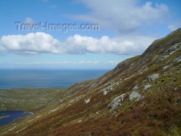 scot59: South Uist island / Uibhist a Deas, Outer Hebrides, Scotland: Mount Stulaval and the sea - photo by T.Trenchard - (c) Travel-Images.com - Stock Photography agency - Image Bank