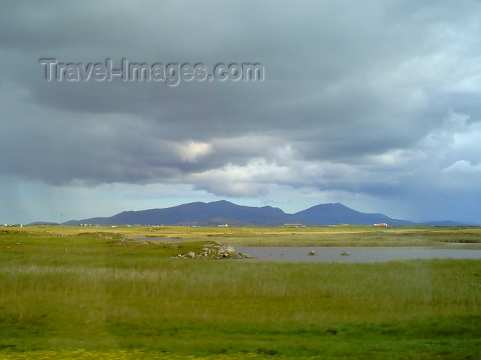 scot60: South Uist island / Uibhist a Deas, Outer Hebrides, Scotland: mountains and marshes - photo by T.Trenchard - (c) Travel-Images.com - Stock Photography agency - Image Bank