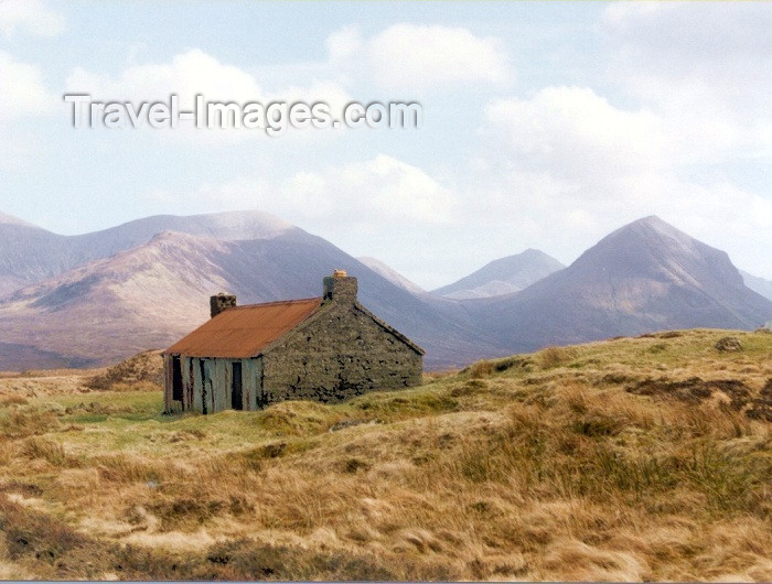 scot63: Scotland - Isle of Skye: Cuillins mountain - photo by P.Willis - (c) Travel-Images.com - Stock Photography agency - Image Bank