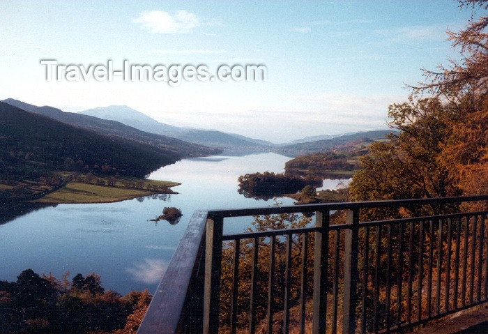 scot70: Scotland - Scotland - Pitlochry (Pertshire and Kinross): Queen's view - photo by P.Willis - (c) Travel-Images.com - Stock Photography agency - Image Bank