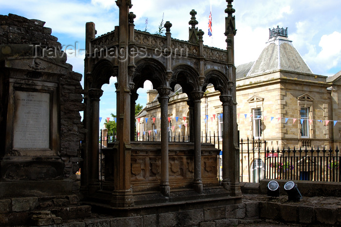 scot98: Jedburgh, Borders, Scotland: the Abbey - tomb - photo by C.McEachern - (c) Travel-Images.com - Stock Photography agency - Image Bank