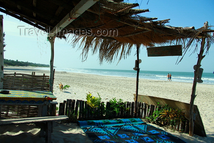 senegal113: Cap Skirring, Oussouye, Basse Casamance (Ziguinchor), Senegal: View from a bar on the beach / Vista de um bar de praia - photo by R.V.Lopes - (c) Travel-Images.com - Stock Photography agency - Image Bank