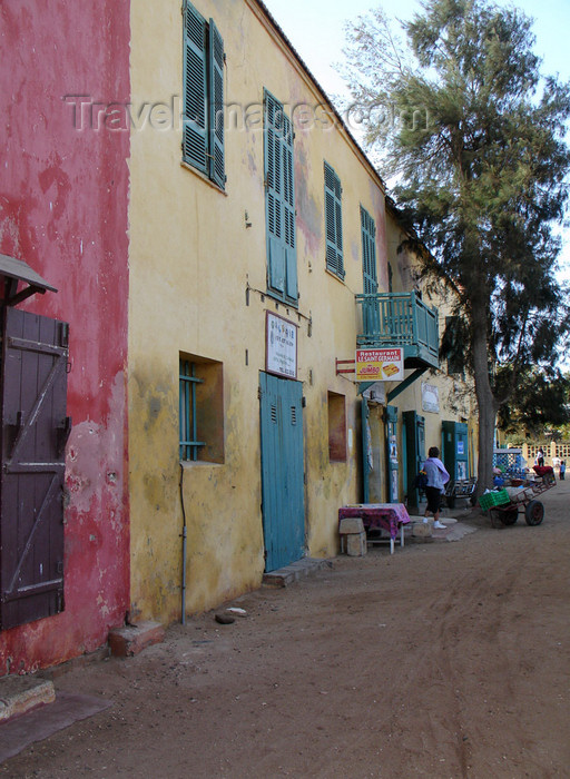 senegal39: Senegal - Gorée Island: old houses - photo by G.Frysinger - (c) Travel-Images.com - Stock Photography agency - Image Bank