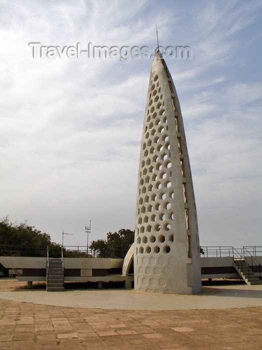 senegal42: Senegal - Gorée Island: fort - Mémorial Gorée-Almadies - Castel - photo by G.Frysinger - (c) Travel-Images.com - Stock Photography agency - Image Bank