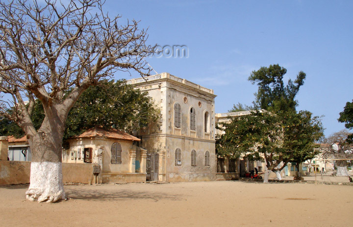 senegal46: Senegal - Gorée Island: colonial architecture in the fort - photo by G.Frysinger - (c) Travel-Images.com - Stock Photography agency - Image Bank