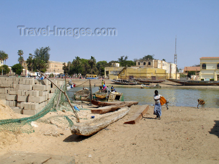 senegal77: Senegal - Saint Louis: fishermen village - beach - photo by G.Frysinger - (c) Travel-Images.com - Stock Photography agency - Image Bank