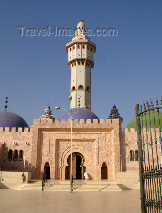 senegal82: Senegal - Touba - Great mosque - 87-meter high central minaret, called "Lamp Fall" -  photo by G.Frysinger - (c) Travel-Images.com - Stock Photography agency - Image Bank