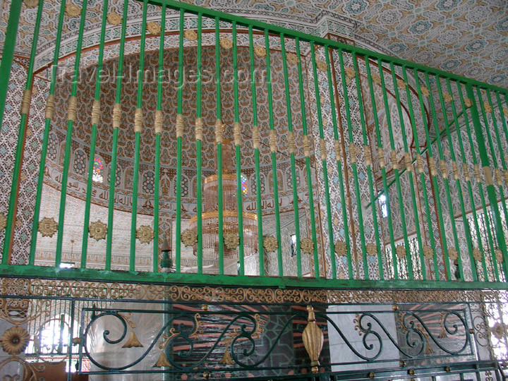 senegal83: Senegal - Touba - Great mosque - tomb of Amadou Bamba - interior - sacred place for Mourides - sufism - Cheikh Ahmadou Bamba - photo by G.Frysinger - (c) Travel-Images.com - Stock Photography agency - Image Bank